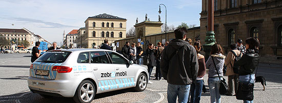 ZebraMobil wurde am 6.4.2011 auf dem Odeonsplatz vorgestellt (©Foto: Marikka-Laila Maisel)